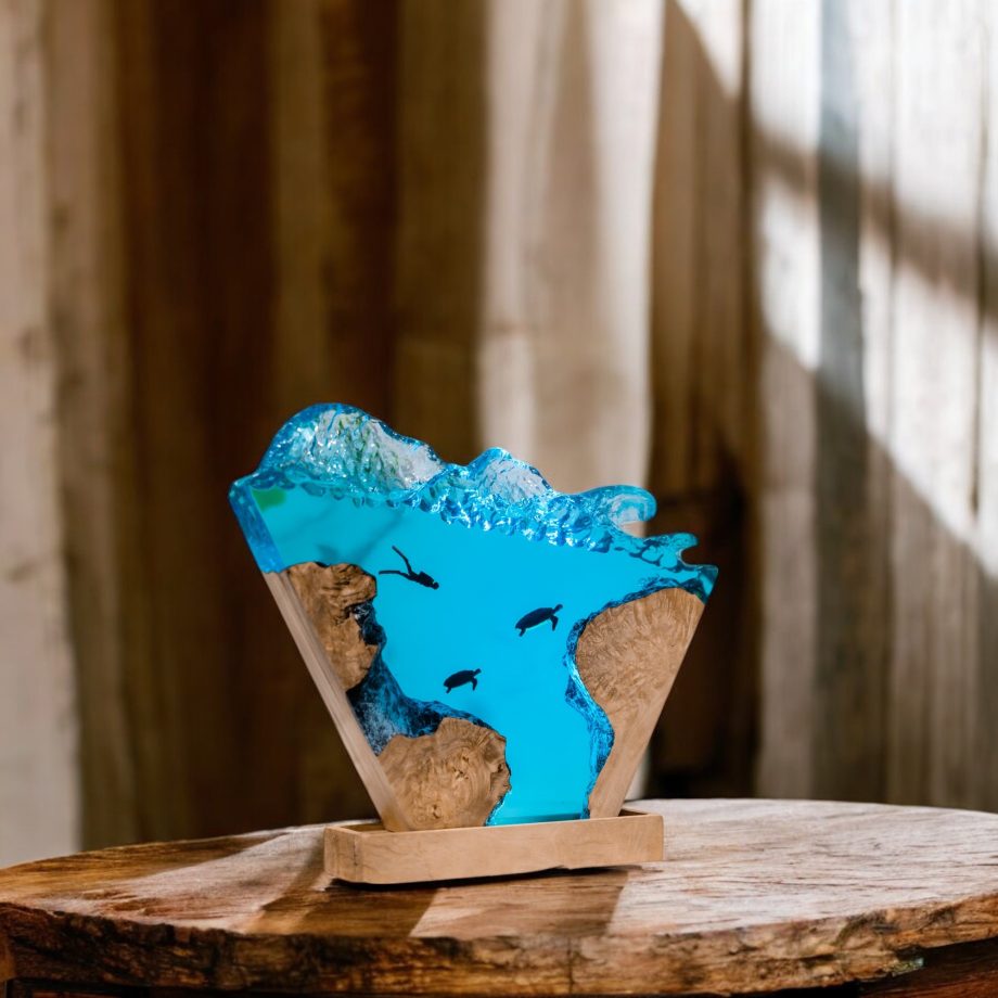Handmade Epoxy Ocean Wave Resin Lamp – Diver & Sea Turtles Scene