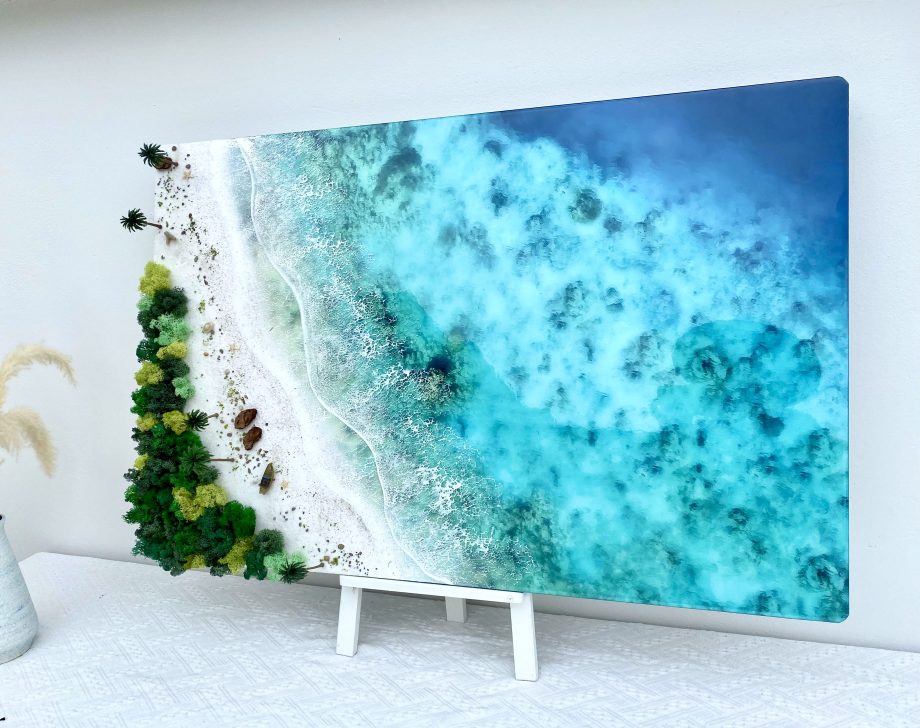 3D Handcrafted Epoxy Resin Ocean Art – Tropical Beach with Lush Greenery