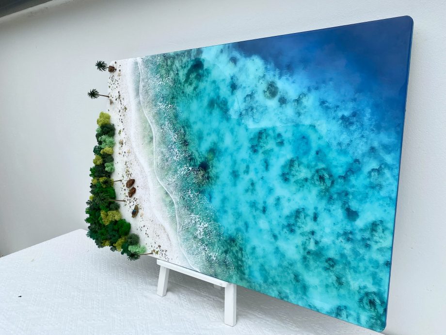 3D Handcrafted Epoxy Resin Ocean Art – Tropical Beach with Lush Greenery