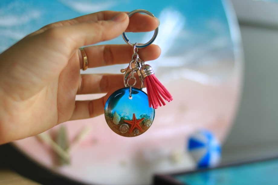 Handmade Ocean Resin Keychain – Beach Sand & Seashell Epoxy Charm